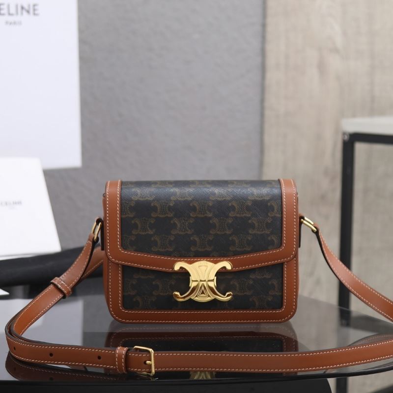 Ce1i*e triomphe bags